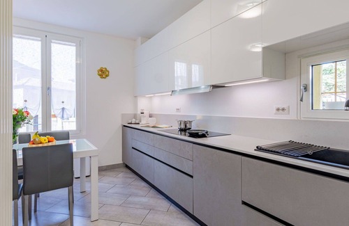 Bellano Apartment | Beautiful apartment for 4 people with A/C, WIFI, patio and pets allowed