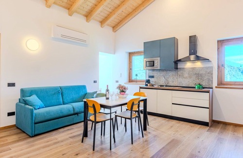 Verceia Apartment | Beautiful apartment for 6 people with WIFI, A/C, TV, terrace and parking
