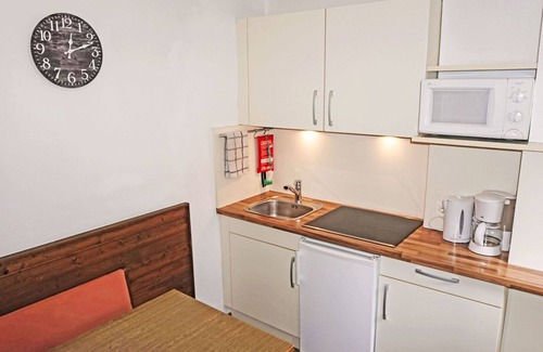 Imst Apartment | Beautiful apartment for 4 guests with WIFI, TV, balcony and parking