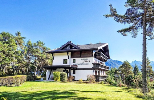 Imst Apartment | Beautiful apartment for 4 guests with WIFI, TV, balcony and parking