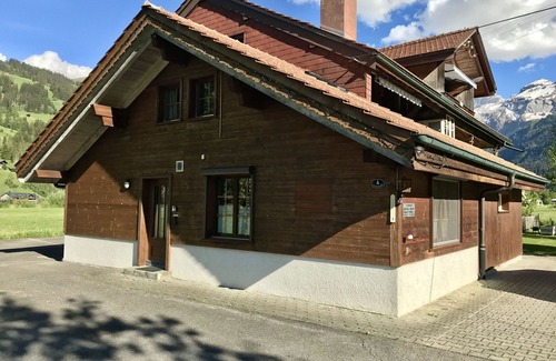 Lenk Apartment | Beautiful apartment for 4 guests with WIFI, TV and balcony