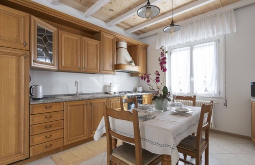 Erli Apartment | Beautiful apartment for 6 people with WIFI, TV, terrace, pets allowed and parking