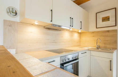 Axams Apartment | Beautiful apartment for 7 guests with WIFI, TV, balcony, pets allowed and panoramic view