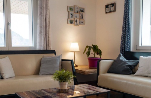 Amden Apartment | Beautiful apartment for 8 guests with WIFI, A/C, TV, balcony, pets allowed and parking