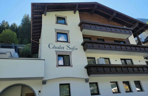 Ischgl Apartment | Beautiful apartment for 3 people with WIFI, TV, pets allowed and parking