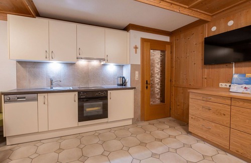 Kappl Apartment | Beautiful apartment for 11 people with WIFI, TV, patio and parking