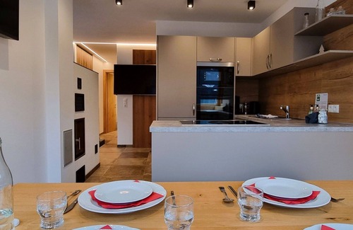 Landeck Apartment | Beautiful apartment for 4 guests with WIFI, TV, terrace and parking