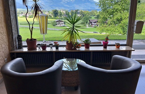 Strobl Apartment | Beautiful apartment for 10 guests with WIFI, TV and terrace