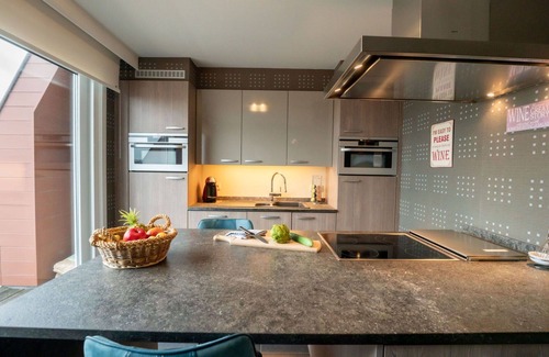 Bredene Apartment | Beautiful apartment for 6 people with WIFI, TV, terrace and parking