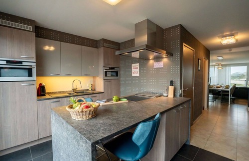 Bredene Apartment | Beautiful apartment for 6 people with WIFI, TV, terrace and parking