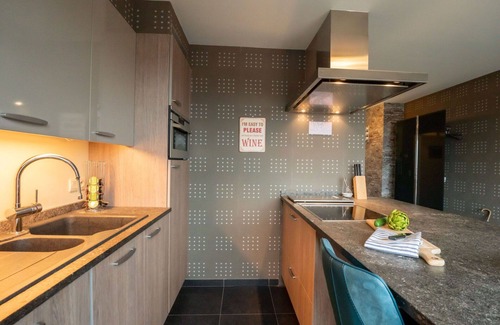 Bredene Apartment | Beautiful apartment for 6 people with WIFI, TV, terrace and parking
