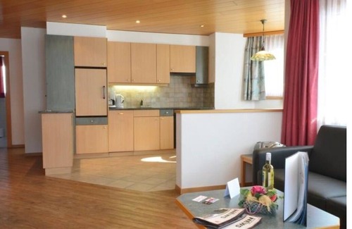 Saas-Fee Apartment | Beautiful apartment for 5 people with WIFI, TV and balcony