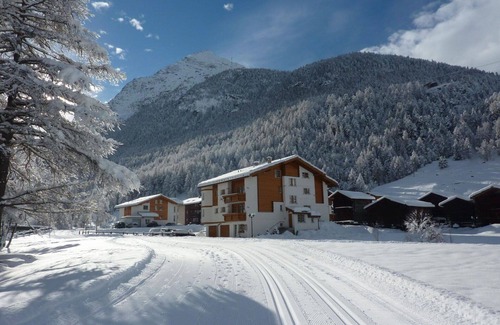 Saas Grund Apartment | Beautiful apartment for 4 people with WIFI, balcony and pets allowed