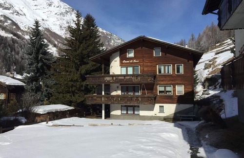 Saas Grund Apartment | Beautiful apartment for 2 people with WIFI, TV, balcony and pets allowed