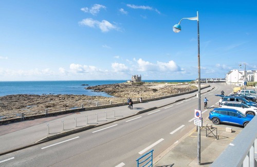 Morbihan Apartment | Beautiful apartment for 4 people with WIFI, TV, balcony, pets allowed and parking