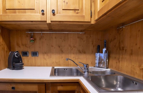 Bormio Apartment | Beautiful apartment for 4 guests with hot tub, WIFI, TV and pets allowed
