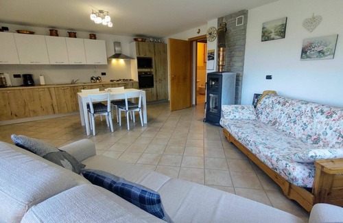 Colico Apartment | Beautiful apartment for 4 people with WIFI, TV and patio
