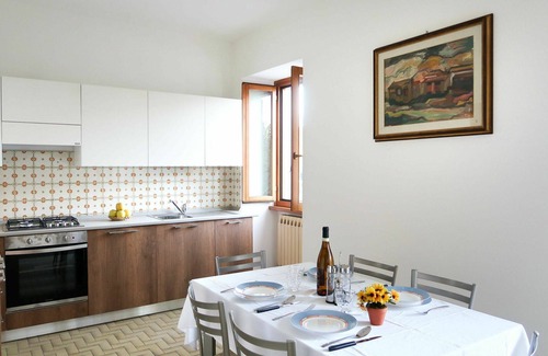 Dongo Apartment | Beautiful apartment for 6 people with WIFI, TV, balcony and pets allowed