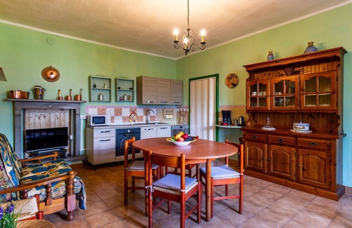 Dongo Apartment | Beautiful apartment for 5 people with WIFI, TV, patio and pets allowed