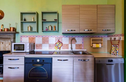 Dongo Apartment | Beautiful apartment for 5 people with WIFI, TV, patio and pets allowed
