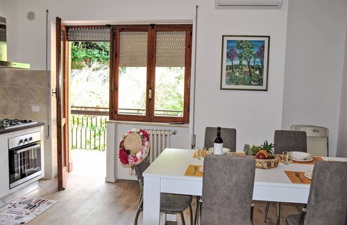 Formia Apartment | Beautiful apartment for 8 people with WIFI, A/C, TV, balcony, pets allowed and parking