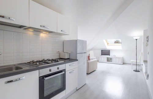 Meina Apartment | Beautiful apartment for 4 guests with A/C, pool, TV, balcony and parking