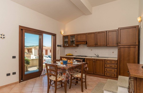 Porto Pollo Apartment | Beautiful apartment for 4 guests with WIFI, TV, terrace, pets allowed and parking