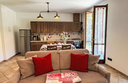 Savona Apartment | Beautiful apartment for 5 guests with WIFI, TV, patio, pets allowed, panoramic view and parking