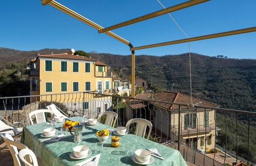 Vasia Apartment | Beautiful apartment for 6 guests with WIFI, terrace, pets allowed and parking