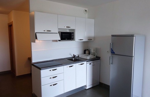 Macinaggio Apartment | Beautiful apartment for 6 people with A/C, TV, terrace, pets allowed and parking
