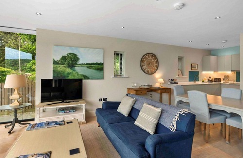 Newton Ferrers Apartment | Beautiful apartment for 4 people with WIFI, terrace and parking