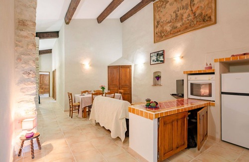 Draguignan Villa | Beautiful apartment in villa with pool, WIFI, TV, terrace, pets allowed and panoramic view