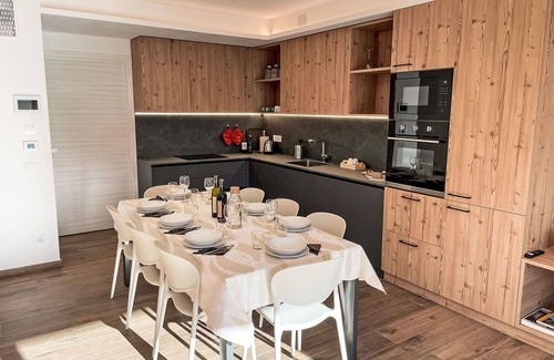 Bianzone House | Beautiful apartment in villa for 8 guests with A/C, WIFI, TV, terrace, pets allowed and parking