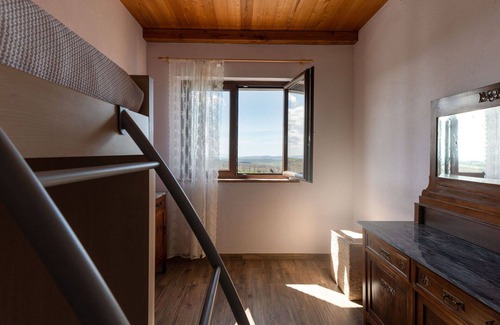 Scansano House | Beautiful apartment in villa for 3 guests with WIFI, patio, pets allowed, panoramic view and par.