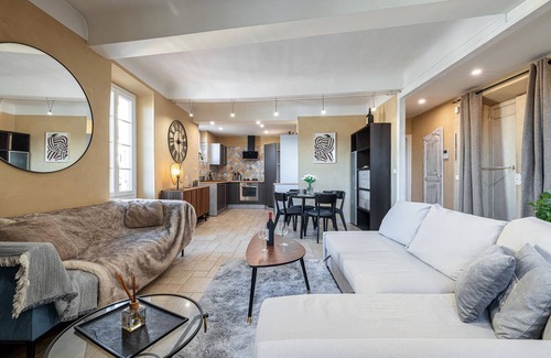 Old Town Apartment | Beautiful apartment - Ideal for family stay - A/C