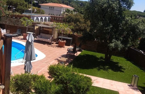 Cabrils Apartment | Beautiful apartment in villa with pool and garden