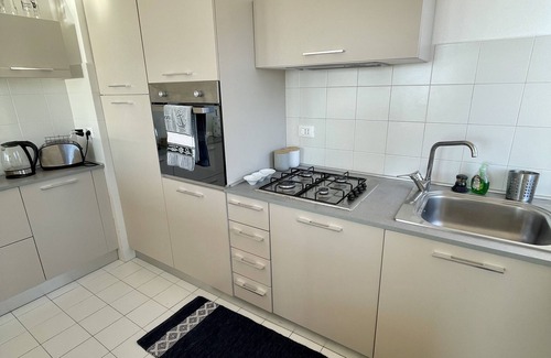 Nervi Apartment | Beautiful apartment in front of the sea—2minutes from the beach-parking included