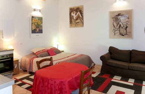 Sigonce Villa | Beautiful apartment in villa for 2 people with pool, WIFI, A/C, TV, patio, pets allowed and park.