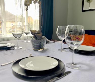 Guildford Apartment | Beautiful apartment in Guildford with parking