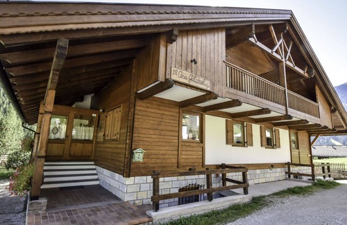 Penia House | Beautiful apartment in villa for 5 guests with WIFI, TV and terrace
