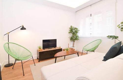 Chamberi Apartment | Beautiful Apartment in Quevedo by Batuecas
