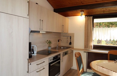 Machtlos House | Beautiful apartment in villa for 4 people with pool, TV, terrace, pets allowed and parking