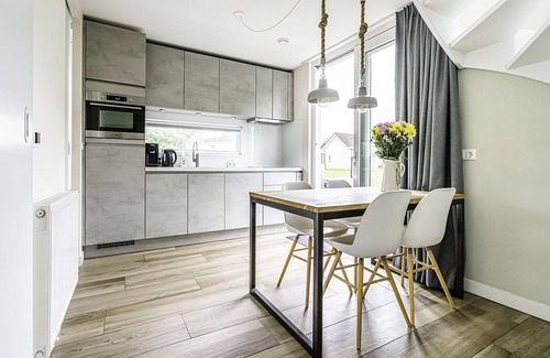 Municipality of Vlissingen House | Beautiful apartment in villa for 4 people with WIFI, TV, terrace, pets allowed and parking