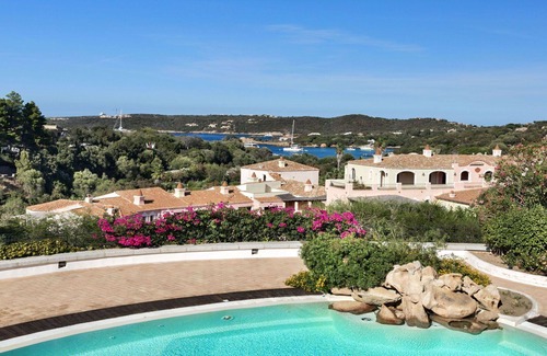Liscia di Vacca Apartment | Beautiful apartment for 4 people with A/C, WIFI, pool, TV, terrace, pets allowed and parking