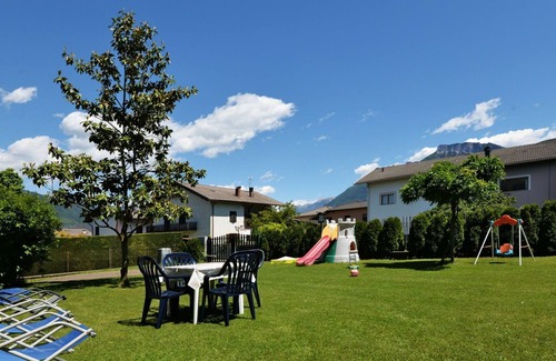 Caldonazzo Apartment | Beautiful apartment for 6 guests with WIFI, TV, patio, pets allowed and parking