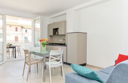 Follonica Apartment | Beautiful apartment for 6 people with WIFI, A/C, TV, terrace and pets allowed