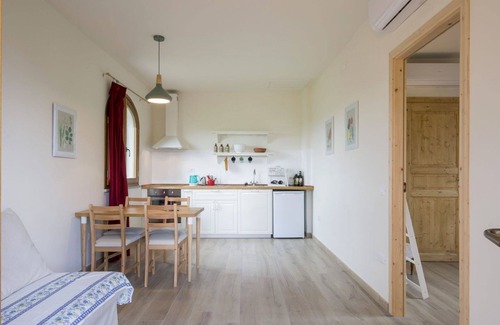 Fucecchio Villa | Beautiful apartment in villa for 4 guests with pool, A/C, WIFI and pets allowed