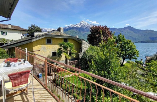 Gera Lario Apartment | Beautiful apartment for 4 people with WIFI, TV, patio, pets allowed and parking