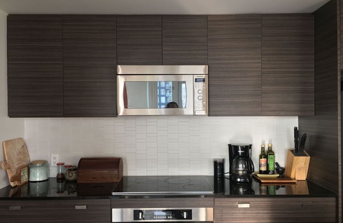 Connaught Apartment | Beautiful Apartment near 17th Avenue