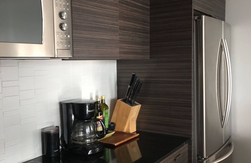 Connaught Apartment | Beautiful Apartment near 17th Avenue